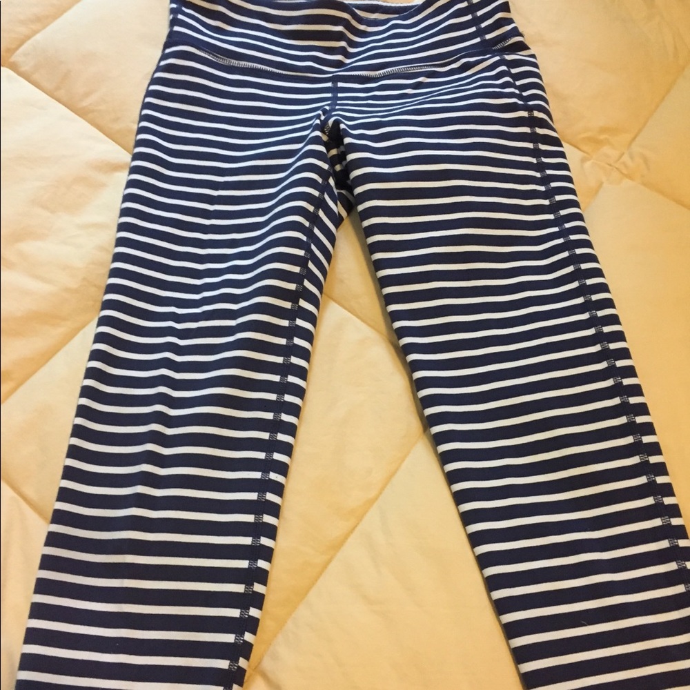 Athleta capri yoga pants